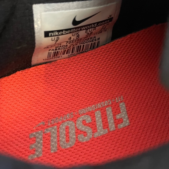 Women’s size 7 Nike Fury running shoe. Black w/neon coral/pink - Picture 3 of 5